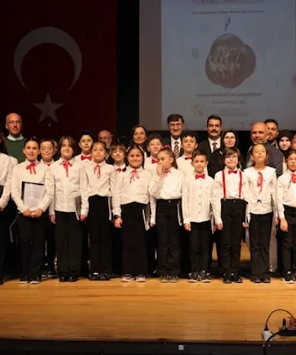 Kütahya'da minik seslerden türkü şöleni