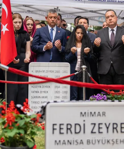 Manisa'da merhum Başkan dualarla anıldı