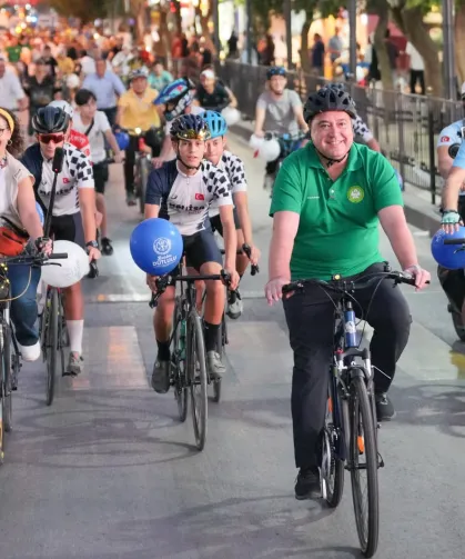 Başkan Dutlulu Manisalılarla birlikte pedalladı