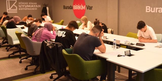 Bursa Yıldırım'da gençlere YKS provası