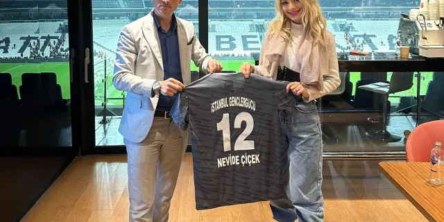 Nevide Çiçek'e Anlamlı Hediye! Özgür Subaşı'ndan İstanbul Gençlergücü forması