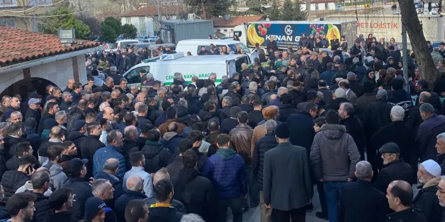 Antalya'daki kazada hayatını kaybeden gençler Bilecik'te toprağa verildi