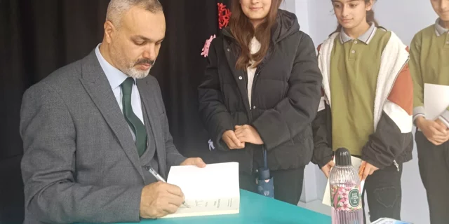 Veysel Karani'de öğrencilere 'başarıda arkadaş seçimi' anlatıldı