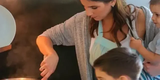 Bakım yükü kadının omzunda! Her 10 kadından 4'ü işgücü mücadelesinde