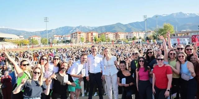 Kadınların ritmi Denizli'ye enerji kattı
