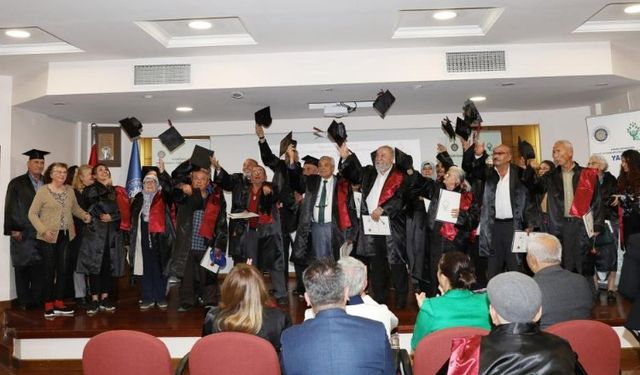 50+ Hayat Okulu'nda kep sevinci