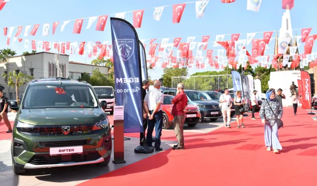 1. Manisa Otoshow Otomobil Fuarı Açıldı