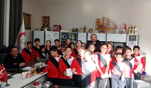 Gazze'deki Çocuklara Uzanan Minik Eller