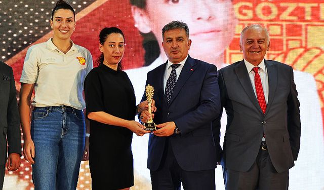 Göztepe Kadın Voleybol Takımı 2025 yılı Spor Başarı Ödülünü Kazandı