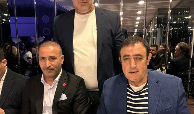 Mahmut Tuncer ve Ünlü İsimler Aynı Gecede Buluştu