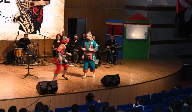 ABB Karagöz ve Hacıvat'ı çocuklarla buluşturdu