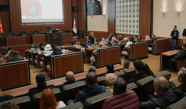 Ankara Keçiören'de belediye personeline 'narko rehber' eğitimi