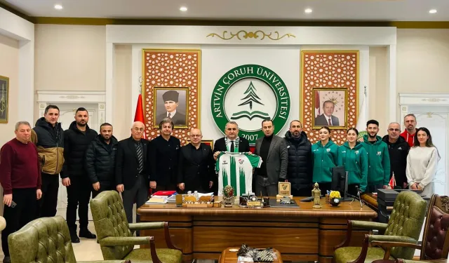 Artvinspor'dan AÇÜ Rektörü Prof. Dr. Aydın'a ziyaret