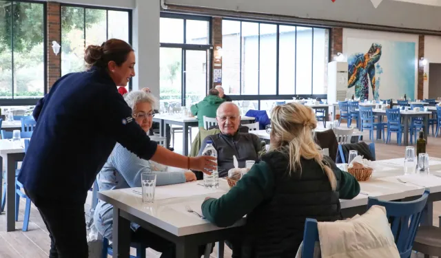 Düden Balık Çarşısı Antalyalıları uygun fiyatlı balık sofrasında buluşturuyor