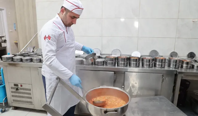 Gebze'de aylık 8 bin öğün sıcak aş oldu