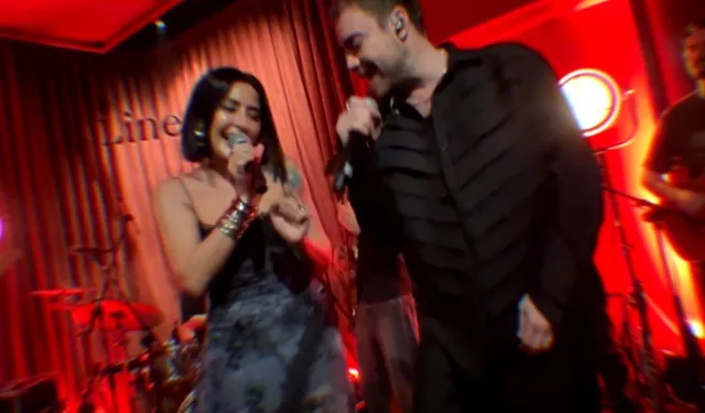 Murat Dalkılıç sahnesinde Melek Mosso sürprizi