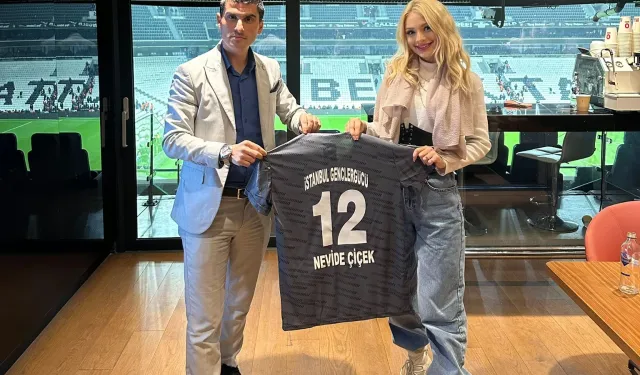 Nevide Çiçek'e Anlamlı Hediye! Özgür Subaşı'ndan İstanbul Gençlergücü forması