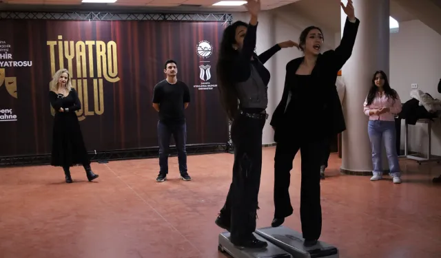 Sakarya Büyükşehir'in tiyatro okulunda eğitimler başladı