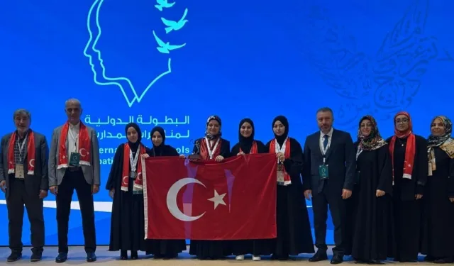 Uluslarararası Arapça'da dünya ikincisi oldular