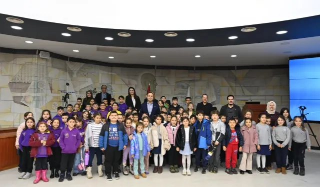 Ahmet Akın'a öğrencilerden ziyaret
