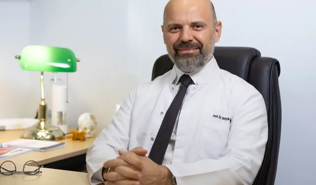 Akıllı telefonlar boyun fıtığı sebebi