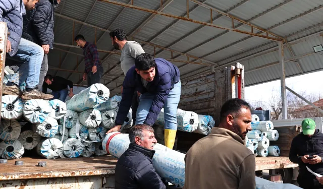 Antalya Büyükşehir'den üreticiye sera naylonu desteği