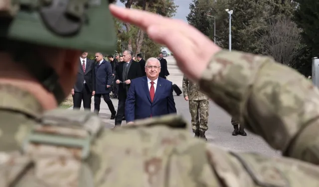 Bakan Güler Kilis'te incelemelerde bulundu