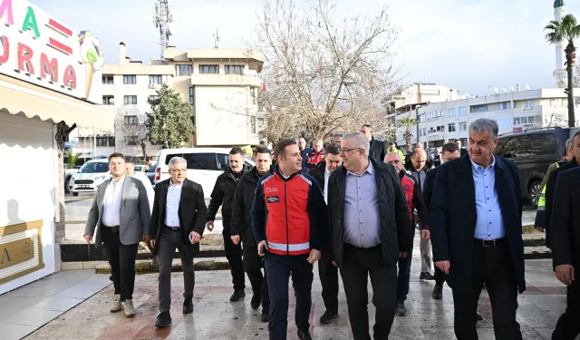 Balıkesir'de Başkan Akın lodosun vurduğu Körfez'de