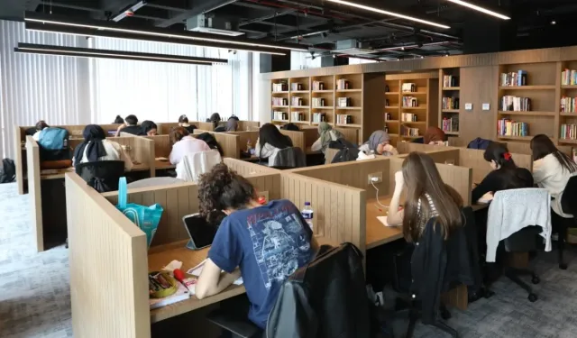 Bursa İnegöl'de Nöbetçi Kitaphaneler 816 bin kişiye hizmet verdi