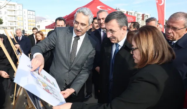 Cumhurbaşkanı Yardımcısı Yılmaz'dan Deprem Müzesi incelemesi