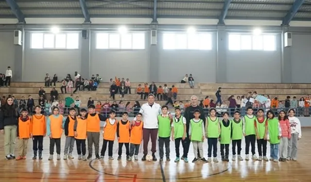 Denizli'de 'Sınıflar Arası Futsal Turnuvası'nda heyecan sürüyor