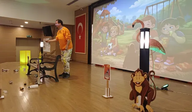 İzmir Çiğlili minikler mikroplara karşı sahneye çıktı