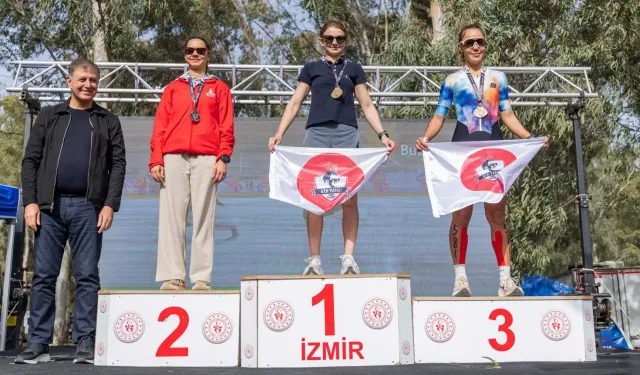 İzmir Duatlonu Türkiye Kupası nefes kesti