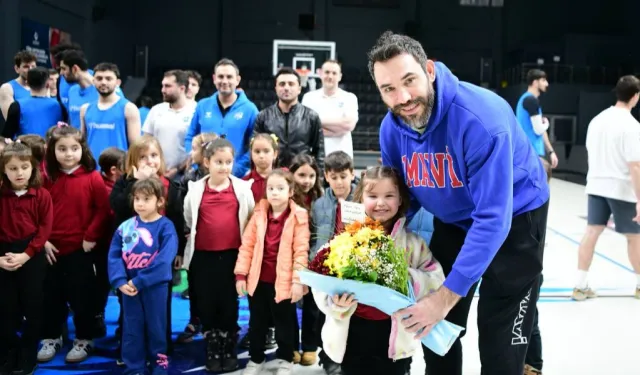 Minik basketbol sevdalıları, Çayırova'nın dev adamlarıyla buluştu