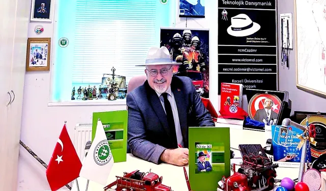 Necmi Özdemir'den 8. eser: '50'de İKİ' kitabı okuyucuyla buluştu