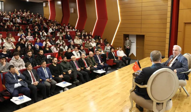 Nilüfer Belediye Başkanı Şadi Özdemir gençlerle buluştu