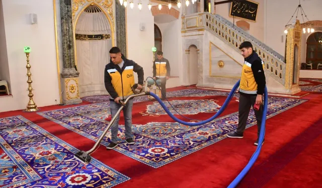 Balıkesir'de cami ve mezarlıklar bayram ziyaretine hazırlanıyor