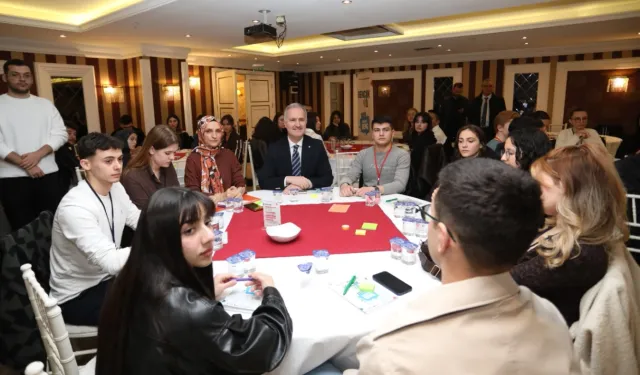 Bursa İnegöl'de gençler söz sahibi oluyor