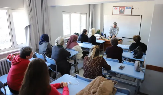 Eskişehir'de kadınlara evde tamir kursu tamamlandı