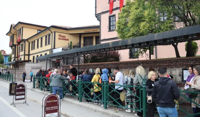 Eskişehir'de müzeler ve parklar doldu taştı