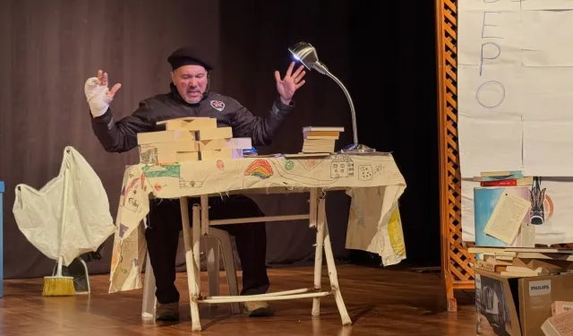 Gölcük'te Kütüphaneler Haftası'nda öğrencilere tiyatro keyfi