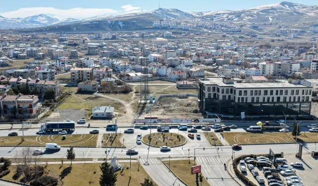 Havaalanı Kavşağı'na yeni cadde