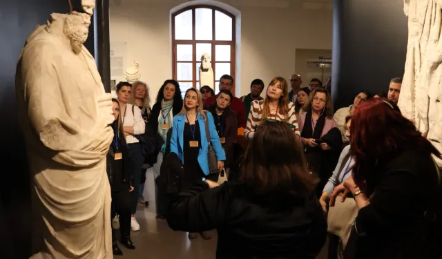 İzmir'de Öğretmen Akademileri yeni dönemde devam ediyor