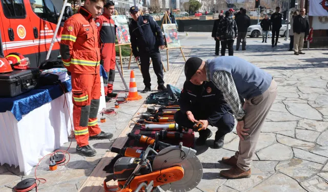 Muğla Menteşe Meydanı'ndan afet mesajı verdi