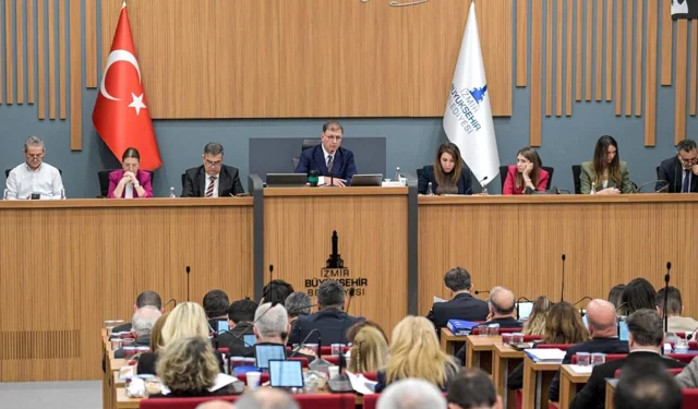 Başkan Tugay: İzmir dezenformasyon baskısı altındadır