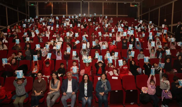 Bursalı minikler 'Kızıl Kaptan' ile hayal yolculuğuna çıktı