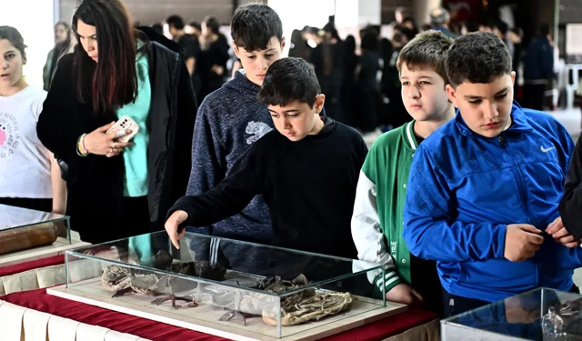 Çanakkale'nin sessiz tanıkları Antalya Muratpaşa'da