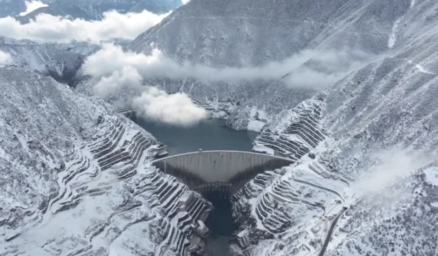 DSİ: Deriner Barajı 2025'te rekor elektrik üretti