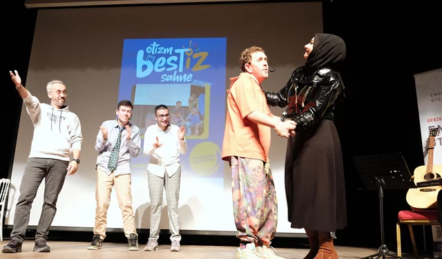 GTÜ'de 'Otizm Bestiz Sahne' gösterisi