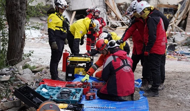 İstanbul Beylikdüzü'nde gerçeği aratmayan tatbikat